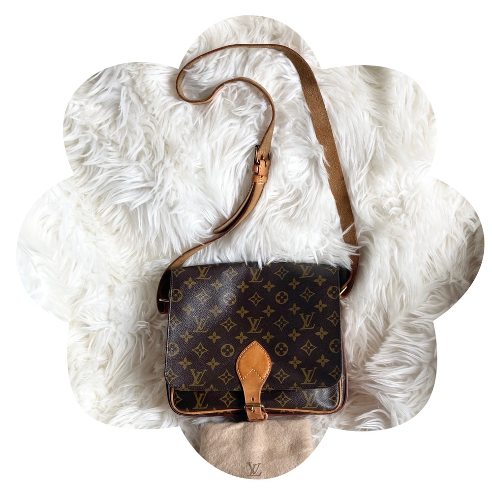 ✨🤎 Louis Vuitton 🤎✨ Cartouchiere 26 Monogram Crossbody/Shoulder bag